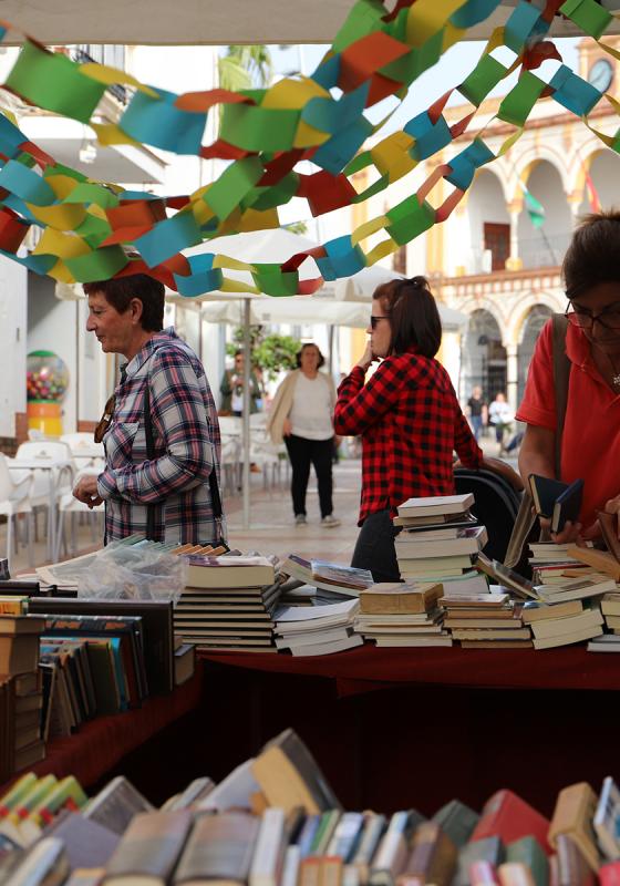 mercadillo solidario de libros