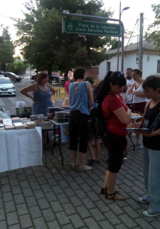 Mercadillo solidario en Rivas